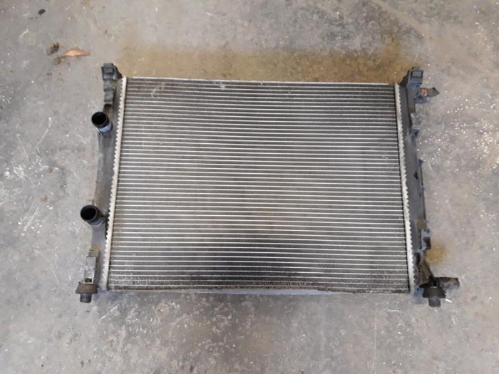 Radiator from a Renault Scénic II (JM) 1.5 dCi 105 2008