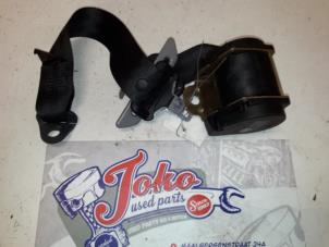 Used Rear seatbelt, right Peugeot 306 (7A/C/S) 1.9 D,XND,XAD Price on request offered by Autodemontage Joko B.V.
