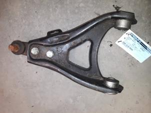 Used Front lower wishbone, right Renault Clio II (BB/CB) 2.0 16V Sport Price on request offered by Autodemontage Joko B.V.