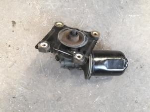 Used Front wiper motor Nissan Micra (K11) 1.3 LX,SLX 16V Price on request offered by Autodemontage Joko B.V.