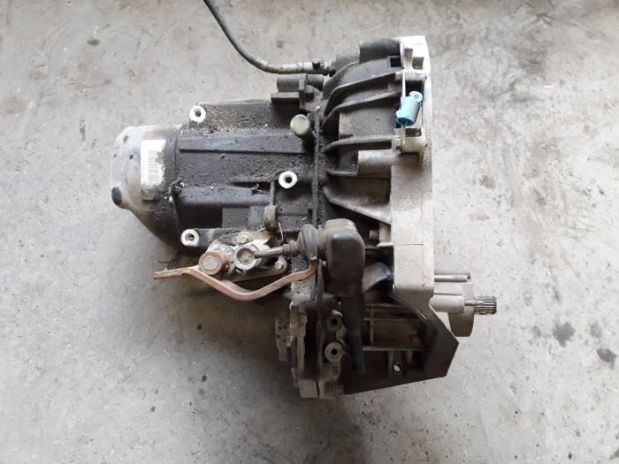Gearbox from a Renault Laguna II (BG) 1.8 16V 2001