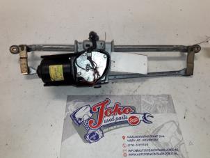 Used Front wiper motor Renault Clio II (BB/CB) 1.2 Societe Price on request offered by Autodemontage Joko B.V.