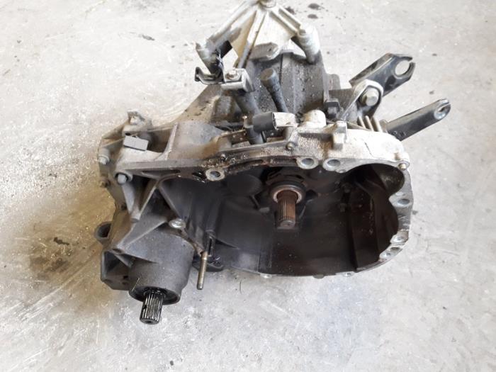 Usagé Boîte de vitesse Renault Clio II (BB/CB) 1.2 16V Prix sur demande proposé par Autodemontage Joko B.V.
