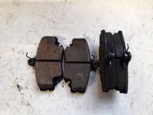 Used Front brake pad Renault Clio II (BB/CB) 1.2 16V Price on request offered by Autodemontage Joko B.V.