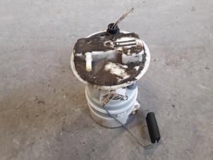 Used Electric fuel pump Renault Clio II (BB/CB) 1.2 16V Price on request offered by Autodemontage Joko B.V.