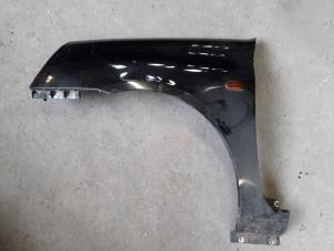 Used Front wing, left Renault Clio II (BB/CB) 1.2 16V Price on request offered by Autodemontage Joko B.V.
