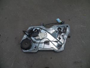 Used Window mechanism 4-door, front right Seat Leon (1M1) 1.6 16V Price on request offered by Autodemontage Joko B.V.
