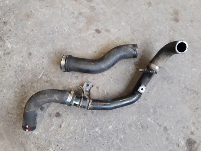 Gebrauchte Intercooler Schlauch Toyota Yaris II (P9) 1.4 D-4D Preis auf Anfrage angeboten von Autodemontage Joko B.V.