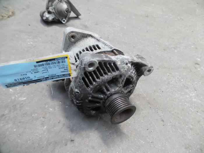 Begagnade Dynamo BMW 5 serie Touring (E39) 523i 24V Pris på förfrågan erbjuds av Autodemontage Joko B.V.