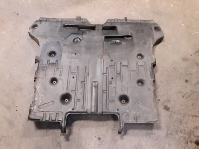 Engine protection panel from a Saab 9-5 (YS3E) 1.9 TiD 16V 2008