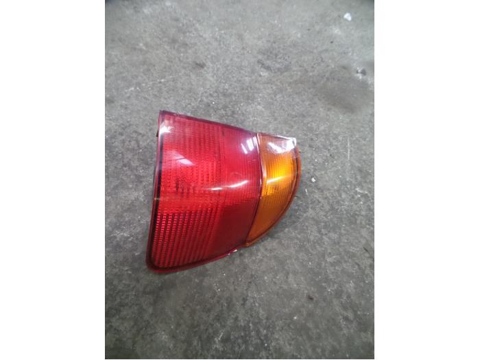 Taillight, right from a BMW 5 serie Touring (E39) 523i 24V 1998