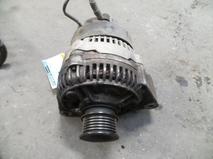 Begagnade Dynamo Mercedes C (W202) 1.8 C-180 16V Pris på förfrågan erbjuds av Autodemontage Joko B.V.