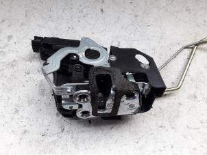 Used Front door lock mechanism 4-door, right Kia Picanto (BA) 1.0 12V Price on request offered by Autodemontage Joko B.V.