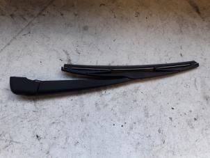 Used Rear wiper arm Kia Picanto (BA) 1.0 12V Price on request offered by Autodemontage Joko B.V.