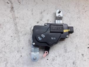 Used Central locking motor Kia Picanto (BA) 1.0 12V Price on request offered by Autodemontage Joko B.V.