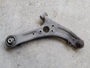 Used Front lower wishbone, right Kia Picanto (TA) 1.0 12V Price on request offered by Autodemontage Joko B.V.