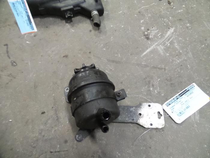Gebrauchte Lenkkraftverstärker Ölbehälter Rover 75 1.8 16V Classic Preis auf Anfrage angeboten von Autodemontage Joko B.V.
