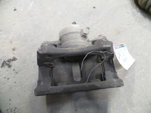 Used Front brake calliper, right Renault Kangoo Express (FW) 1.5 dCi 70 Price on request offered by Autodemontage Joko B.V.