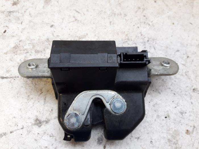 Tailgate lock mechanism Opel Corsa D 1.4 16V Twinport - 55701971