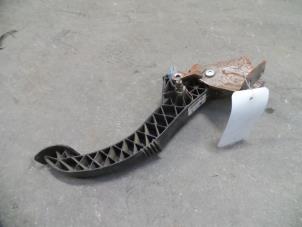 Used Clutch pedal Renault Kangoo Express (FW) 1.5 dCi 70 Price on request offered by Autodemontage Joko B.V.