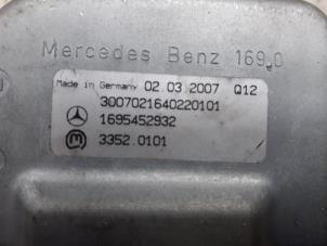 Gebrauchte Elektronisches Zündschloss Mercedes B (W245,242) 2.0 B-180 CDI 16V Preis auf Anfrage angeboten von Autodemontage Joko B.V.