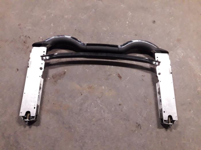Begagnade Störtbåge Mini Mini Open (R57) 1.6 Cooper D 16V Pris på förfrågan erbjuds av Autodemontage Joko B.V.