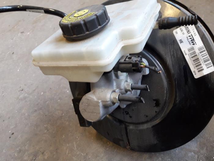 Brake pump from a MINI Mini Open (R57) 1.6 Cooper D 16V 2011