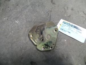 Used Sliding door lock mechanism, right Citroen Jumpy (BS/BT/BY/BZ) 1.9Di Price on request offered by Autodemontage Joko B.V.
