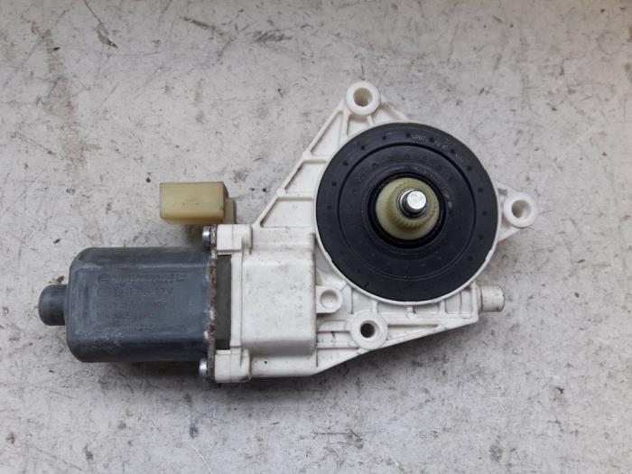 Usados Motor de ventanilla de puerta Mini Mini Open (R57) 1.6 Cooper D 16V Precio de solicitud ofrecido por Autodemontage Joko B.V.