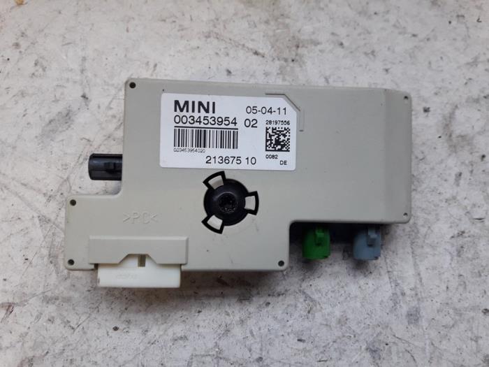 Antenne amplificateur d'un MINI Mini Open (R57) 1.6 Cooper D 16V 2011