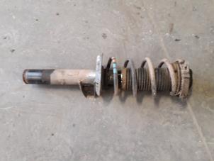 Used Front shock absorber rod, right Volkswagen Golf Plus (5M1/1KP) 1.9 TDI 105 Price on request offered by Autodemontage Joko B.V.