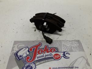 Used Front brake pad Volkswagen Golf Plus (5M1/1KP) 1.6 FSI 16V Price on request offered by Autodemontage Joko B.V.