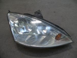Used Headlight, right Ford Focus 1 2.0 16V Price on request offered by Autodemontage Joko B.V.