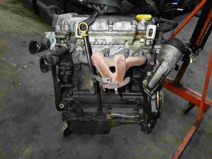 Motor de un Opel Corsa B (73/78/79) 1.2i 16V 1999