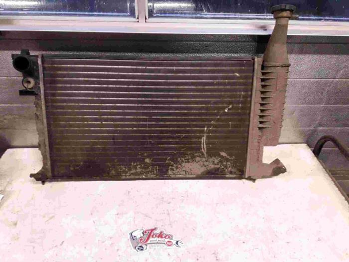 Radiator from a Peugeot Partner Combispace 1.8 2000