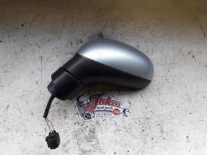 Used Wing mirror, left Seat Leon (1P1) 1.6 Price on request offered by Autodemontage Joko B.V.