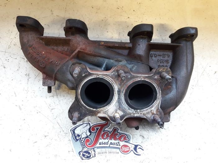 Exhaust manifold from a Seat Leon (1P1) 1.6 2008