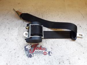 Used Rear seatbelt, left Seat Leon (1P1) 1.6 Price on request offered by Autodemontage Joko B.V.