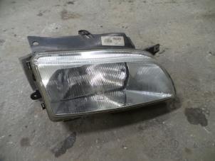 Used Headlight, right Citroen Berlingo 1.8 D Price on request offered by Autodemontage Joko B.V.