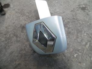 Used Tailgate handle Renault Clio II (BB/CB) 1.4 16V Price on request offered by Autodemontage Joko B.V.