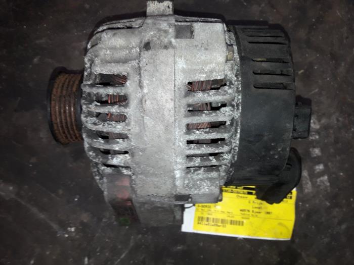 Begagnade Dynamo BMW 3 serie (E36/4) 318 tds Pris på förfrågan erbjuds av Autodemontage Joko B.V.