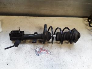 Used Front shock absorber rod, right Renault Clio III (BR/CR) 1.2 16V 75 Price on request offered by Autodemontage Joko B.V.