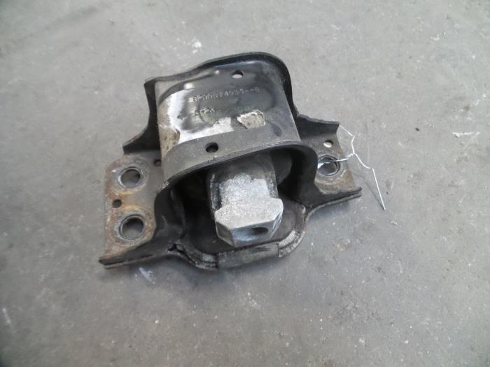 Used Engine mount Renault Megane II (BM/CM) 1.4 16V 98 Price on request offered by Autodemontage Joko B.V.