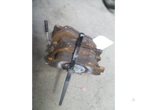 Used Front brake pad Mercedes E (C124) 2.3 230 CE Price on request offered by Autodemontage Joko B.V.