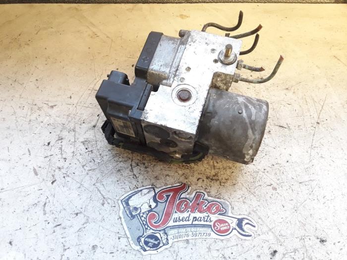 Begagnade ABS-pump Opel Zafira (F75) 1.8 16V Pris på förfrågan erbjuds av Autodemontage Joko B.V.