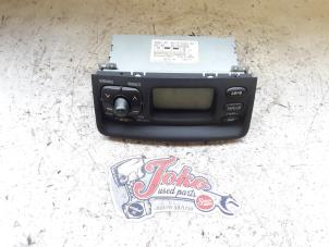 Gebrauchte Radio Toyota Yaris (P1) 1.3 16V VVT-i Preis auf Anfrage angeboten von Autodemontage Joko B.V.