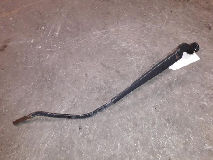 Front wiper arm from a Citroën Jumpy (BS/BT/BY/BZ) 2.0 HDi 90 2002