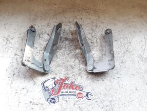 Used Bonnet Hinge Ford Focus C-Max 1.6 TDCi 16V Price on request offered by Autodemontage Joko B.V.