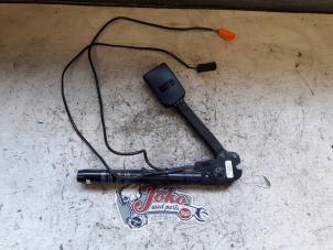 Used Seatbelt tensioner, left Ford Focus C-Max 1.6 TDCi 16V Price on request offered by Autodemontage Joko B.V.