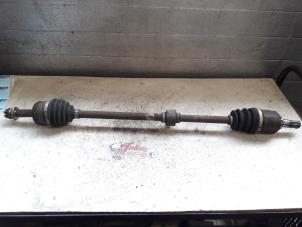 Used Front drive shaft, right Kia Rio II (DE) 1.4 16V Price on request offered by Autodemontage Joko B.V.